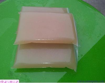 探索环保胶粘剂新选择 东莞中邦包装材料厂供应合裕动物蛋白胶与果冻胶