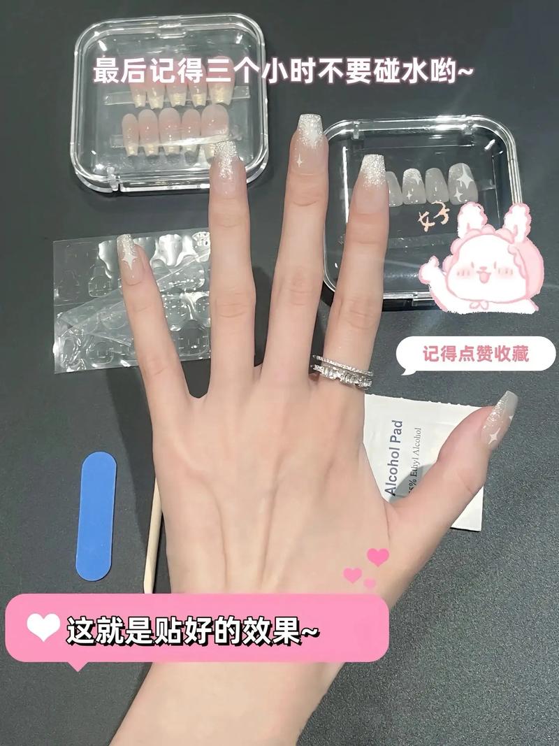 穿戴甲果冻胶粘贴教程 | 轻松打造持久手工穿戴甲